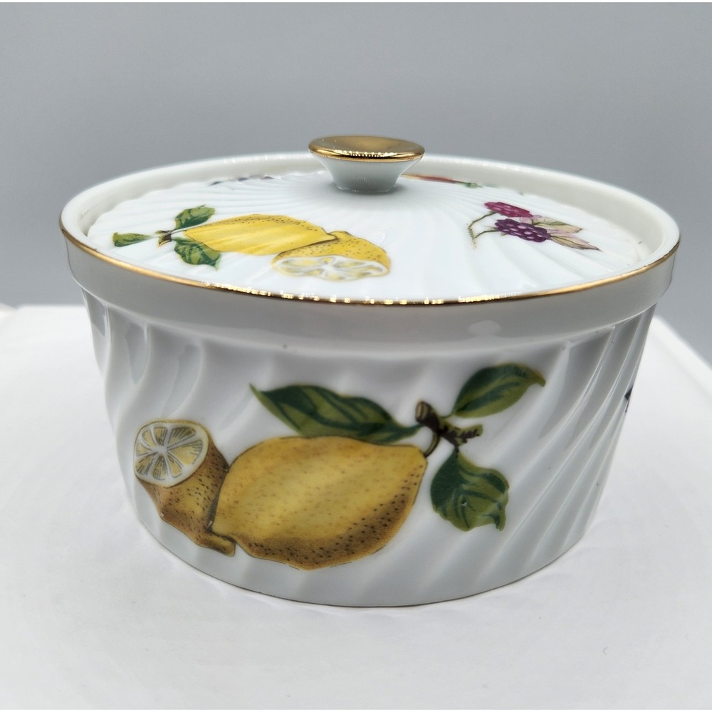 Vintage Oven to Table 6932 Porcelain Lidded Ramekin Fruit Butterfly Gold Trim